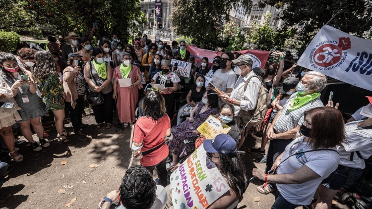 2021, La marcha de las personas con discapacidad ha sido recibida por Convención Constitucional y Elisa Loncon